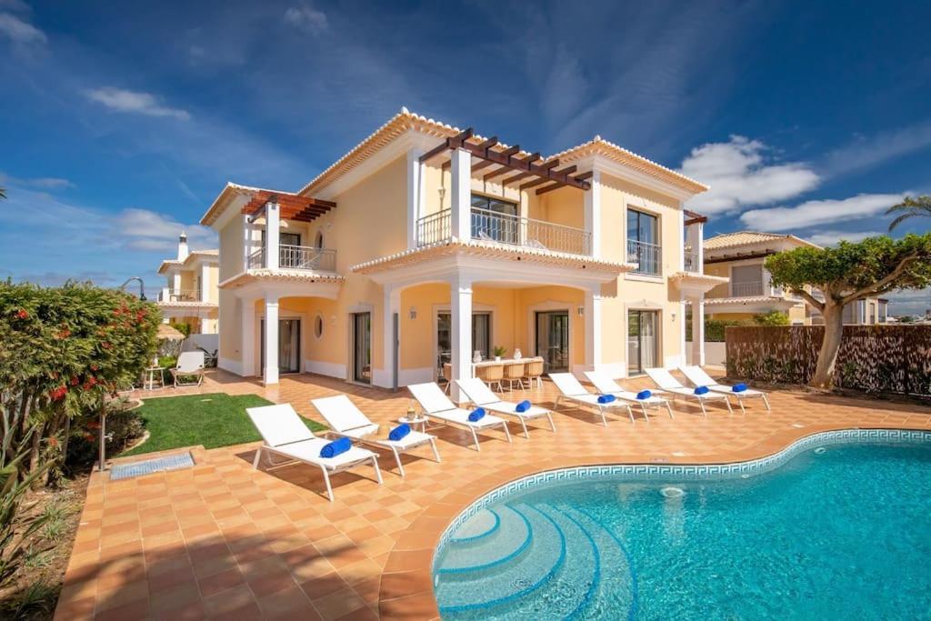 Paradise By Blue Diamond 18 Villa *